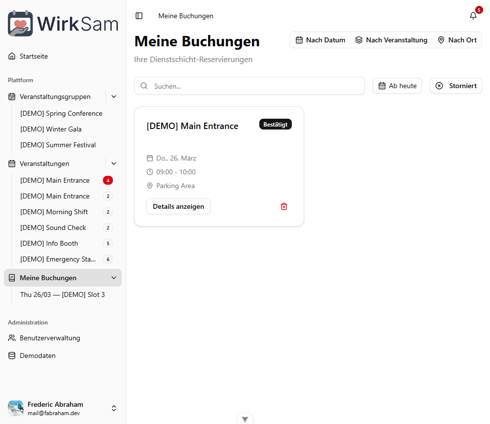 Buchungsansicht mit Datumsfilter und Gruppierungsoptionen